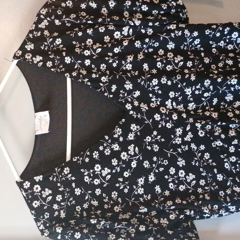 Siren Lily Black and White Floral Midi Dress Size Medium - Picture 5 of 8
